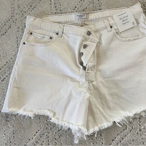 Abercrombie & Fitch - The Dad Short in white